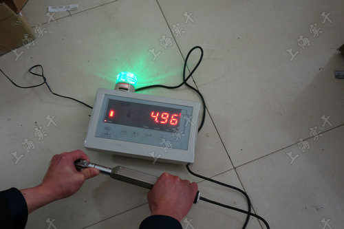 带信号输出的数显力矩扳手