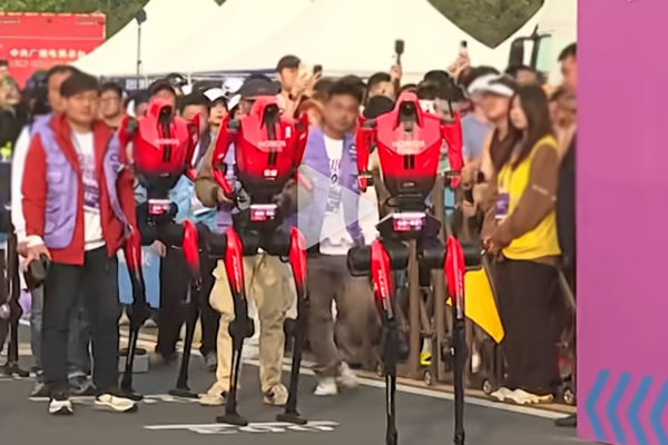 榮耀機器人打破人類半馬紀錄！包攬賽事前六 斷檔式奪冠