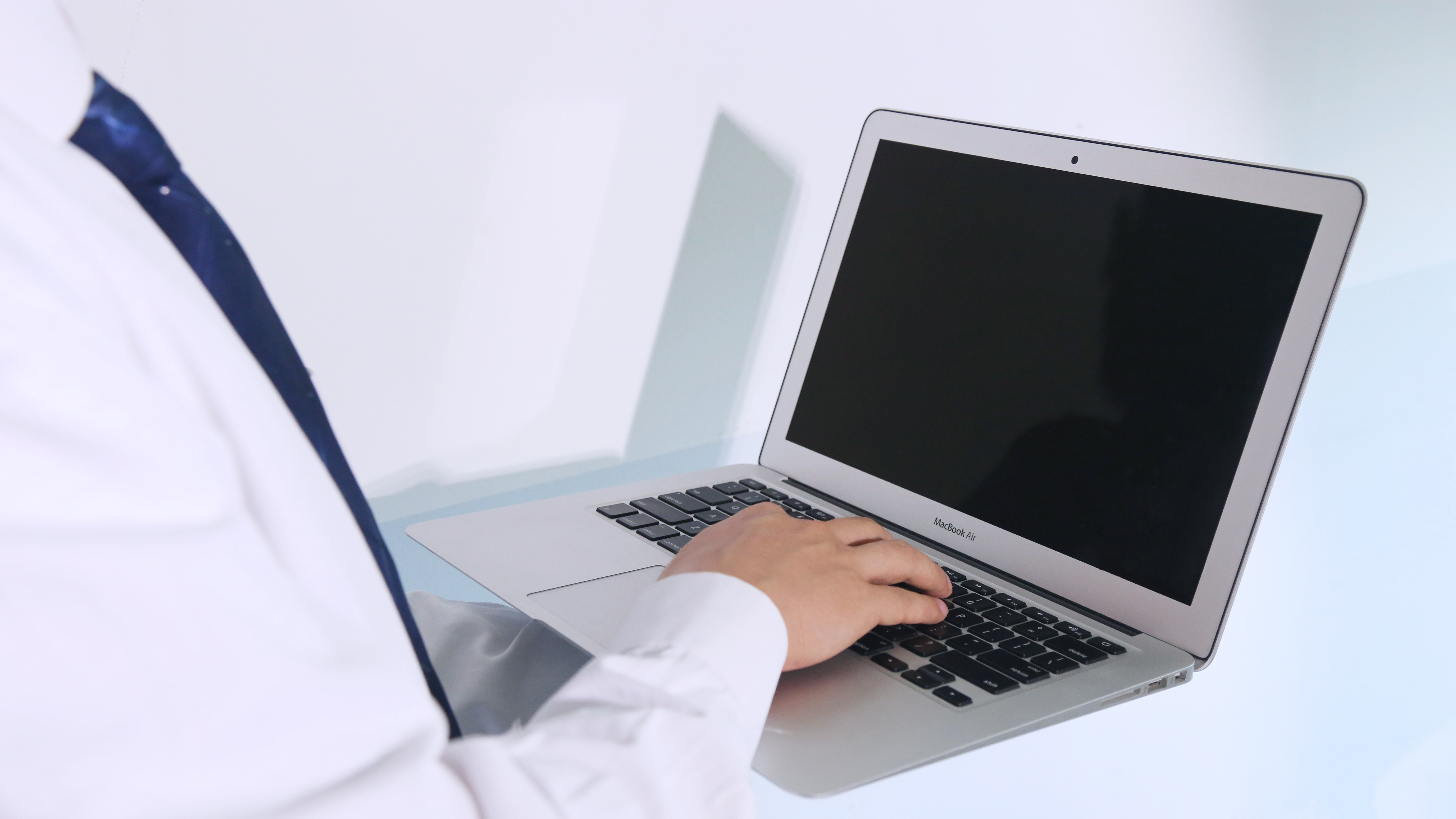 內蒙古自治區首個無人駕駛重卡跨盟市遠程商業化試點落地